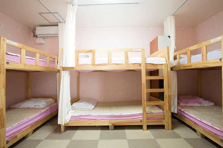 With Guesthouse With Guesthouse