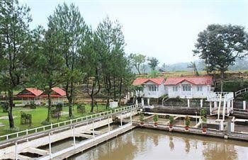 Marbella Twin Waterfall Resort Ciater0