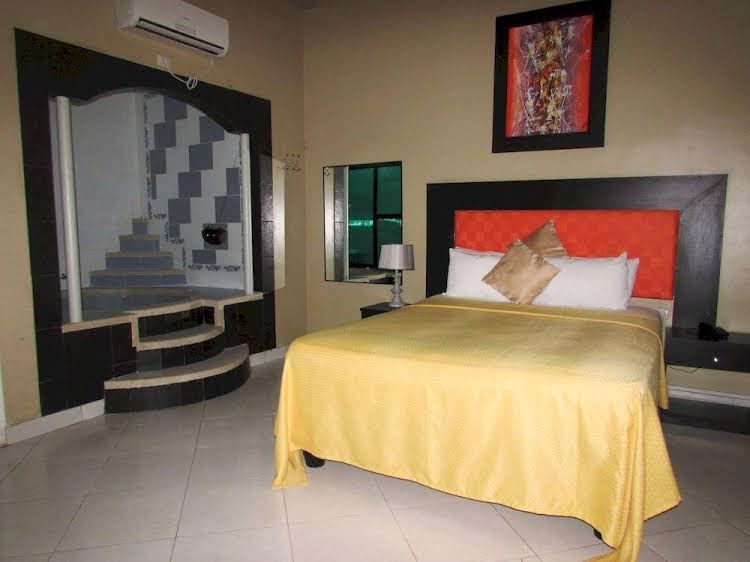 Greenfields Hotel4