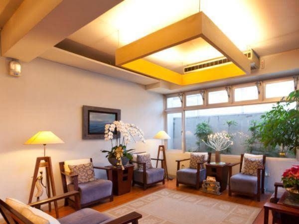 Riverside Inn2