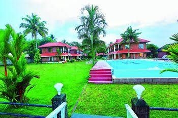 Leisure Vacations Gold Field Lake Resort, Kumarakom1