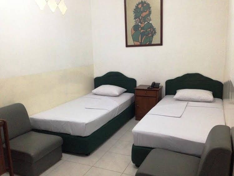 Henny Executive Homestay1