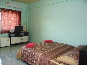 Baan Nisarine Baan Nisarine