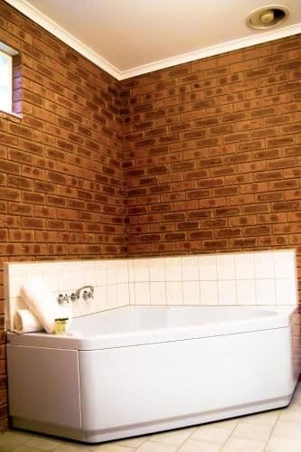 Deluxe Suite with Spa Bath