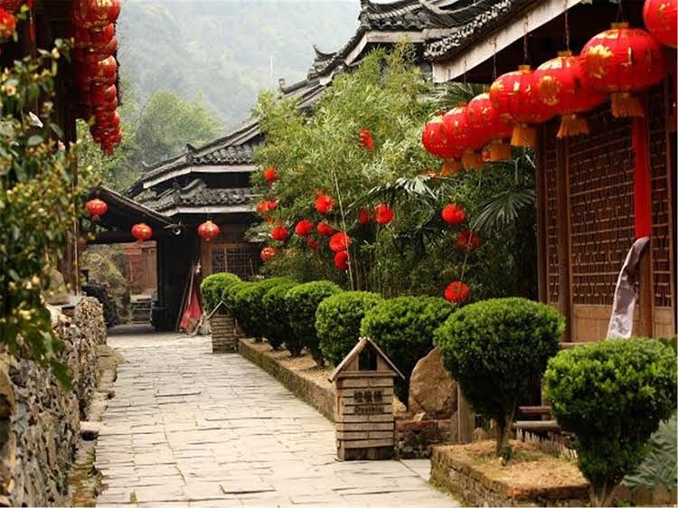 Longsheng DTW Hot Spring Folk Culture Resort3