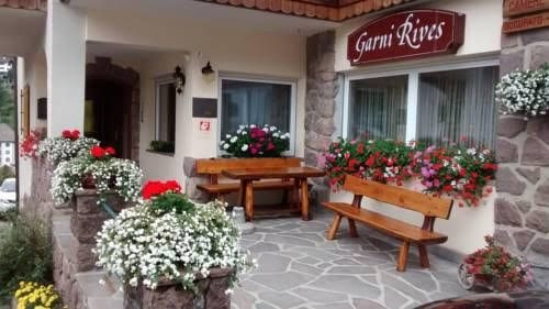 Garni Rives0