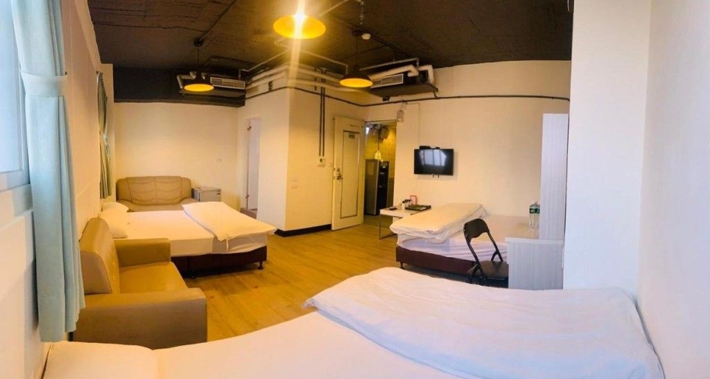EasyInn Hotel & Hostel1
