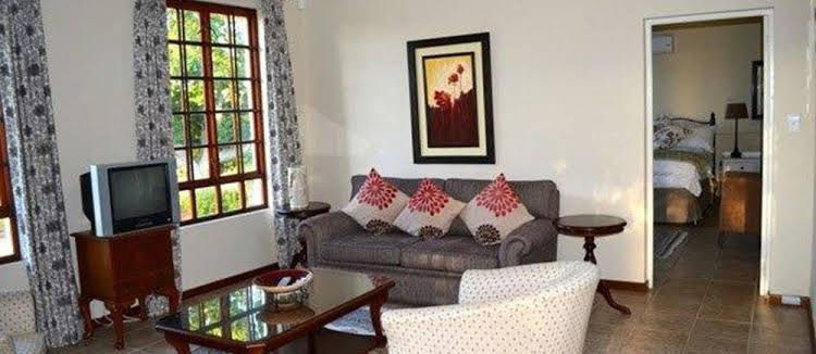 Ridgeback Guest House2