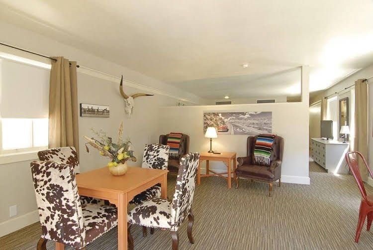 Palm Canyon RV Resort2