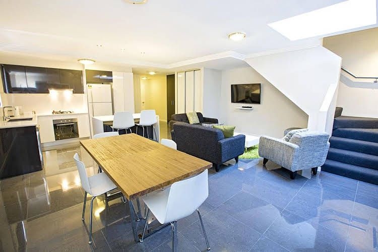 Astina Serviced Apartments - Parkside2