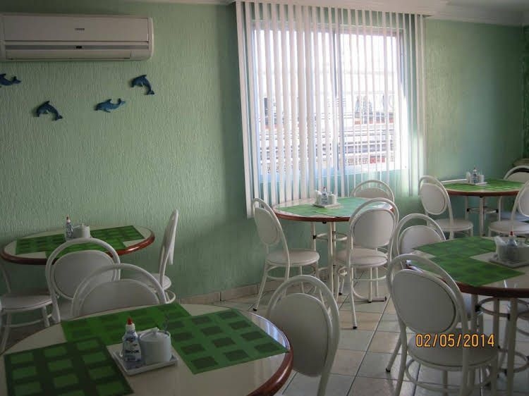 Hotel Oasis0