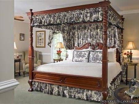 A Williamsburg White House Inn A Williamsburg White House Inn
