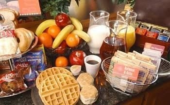 Crestwood Suites Lakeland1