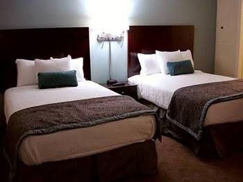 Crestwood Suites Lakeland4