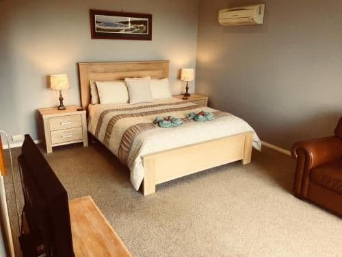 Queen Suite - Coastal