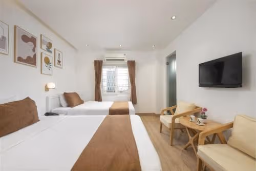 Twin Room with City View