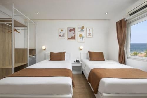 Twin Room with City View