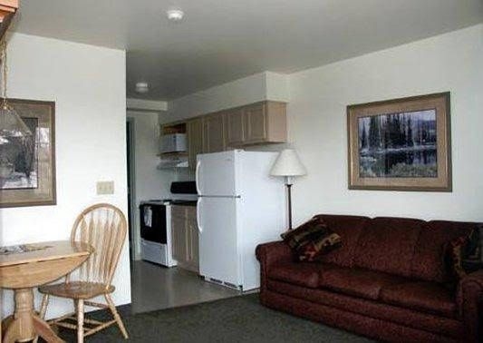 All Suites Inn Budget Host4