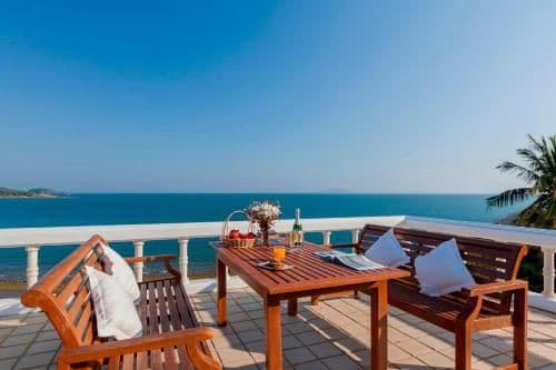 Villa - Beach Front
