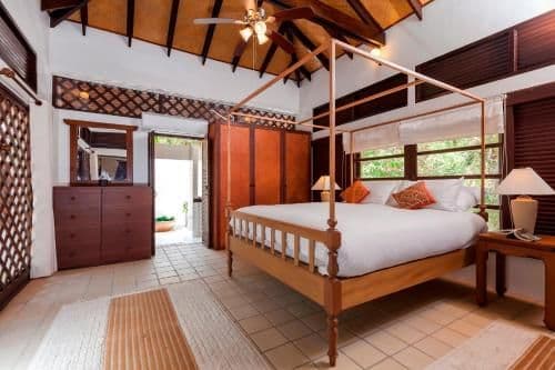 Villa - Beach Front