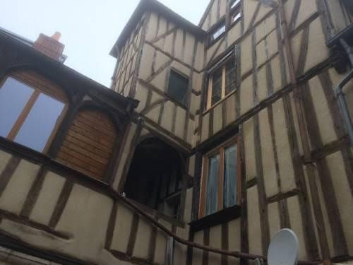 L'Appartement de la Maison du Theatre Saint Bonnet0