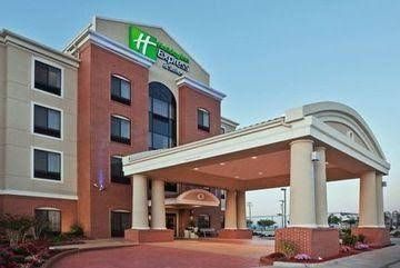 Holiday Inn Express Greensburg3