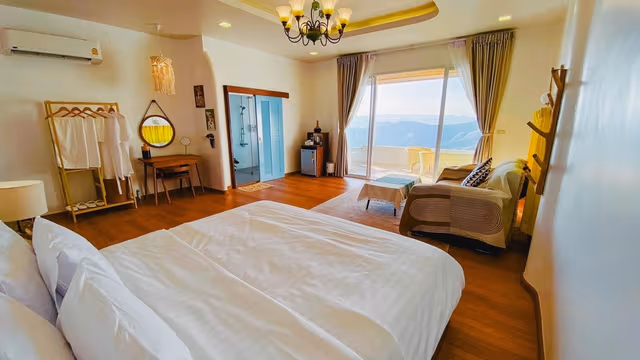Deluxe Double Mountain View