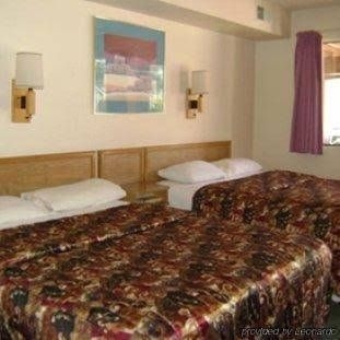 Budget Host Sierra Inn1