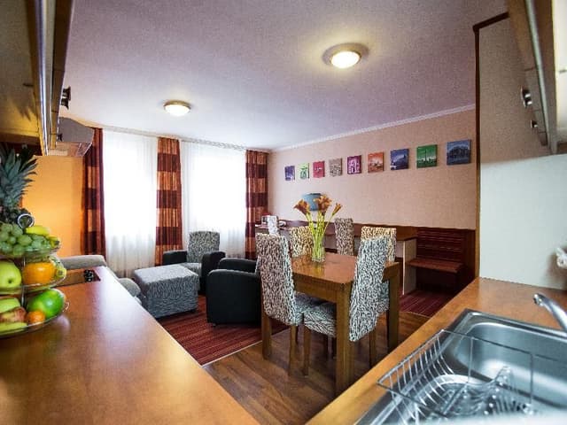 SUITE BUSINESS