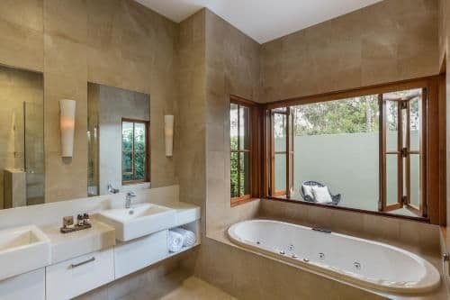 Luxury Suite with Spa Bath