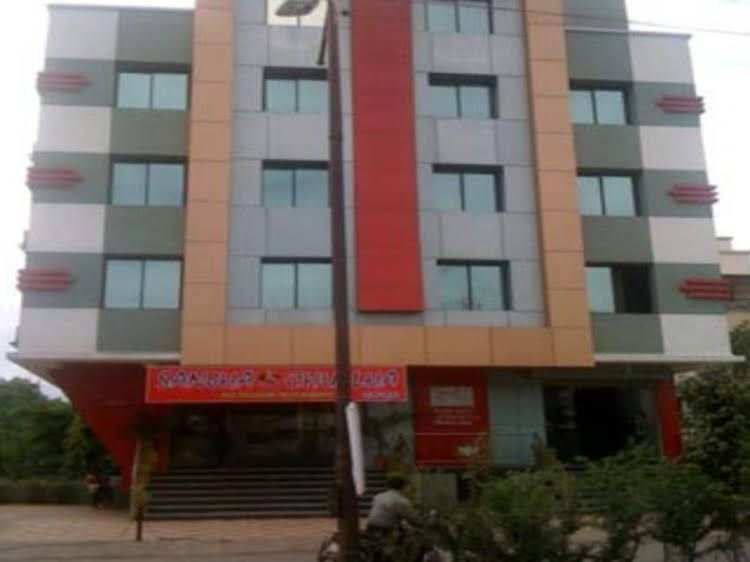 Pacific Suites Hotel3