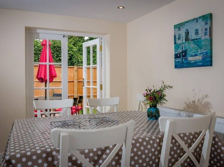 Vicarage Cottage2