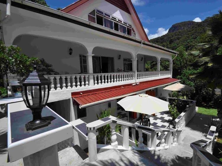 Chrisent Residence4