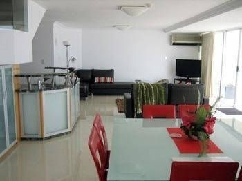 เมอริเดียน ทาวเวอร์ อพาร์ตเมนต์ (Meridian Tower Apartments)0
