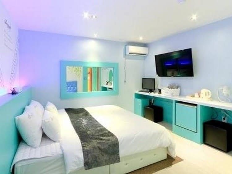Boracay Motel2