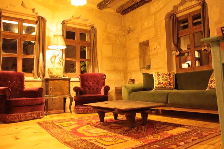 Anitya Cave House1