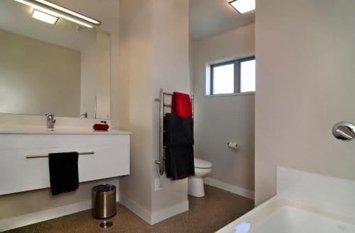 Superior One-Bedroom Apartment