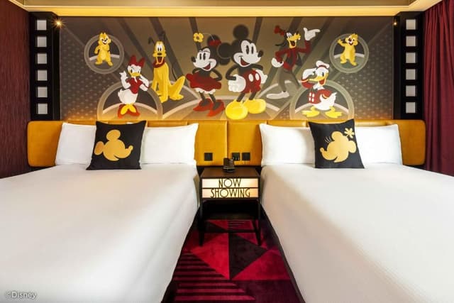 Mickey And Friends Seaview Room