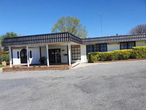 Tally Ho Motor Inn0
