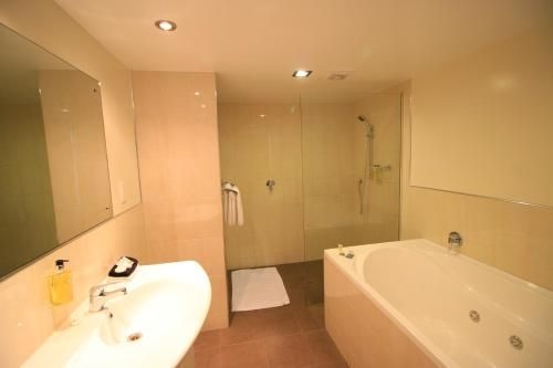 Fitzherbert Regency Motor Lodge1