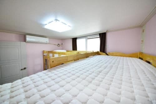 Bunk Bed in 4-Bed Female Dormitory Room