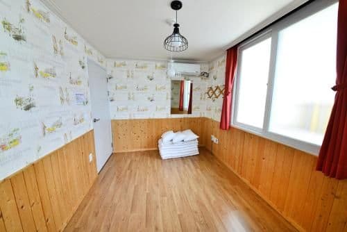 Korean-Style Quadruple Room