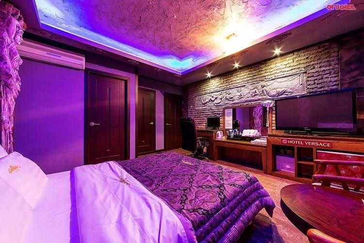 Versace Hotel0