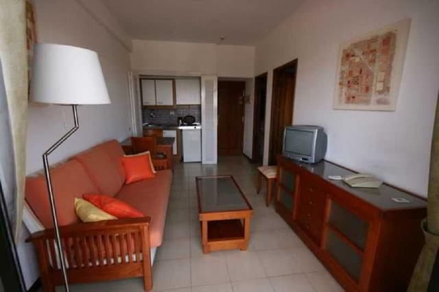 SUITE TWO BEDROOMS ONE BATHROOM