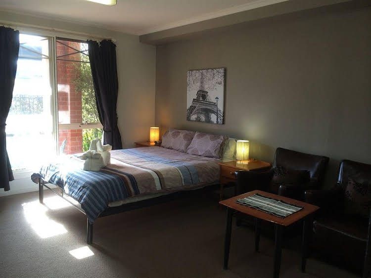 บ็อกซ์ ฮิล สตูดิโอส์ แอกคอมโมเดชัน (Box Hill Studios Accommodation)2