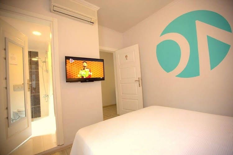 Corner Living Space1