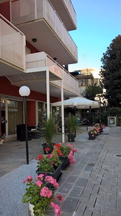 Hotel Tritone0