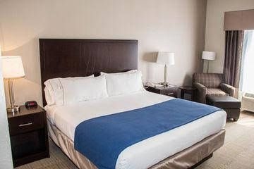 Holiday Inn Express and Suites Sikeston1