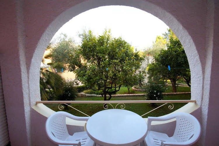 Mathraki Resort0
