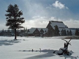 โอล์ดเฟธฟูล อินน์ (Old Faithful Inn)0